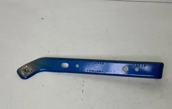 Ford Mustang VI Fender mounting bracket FR3B16C198BC