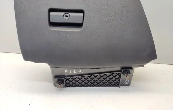 BMW 5 E39 Glove box 8352366 61138352366