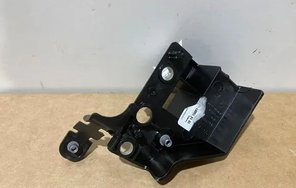Volvo XC40 Headlight/headlamp mounting bracket 31469370