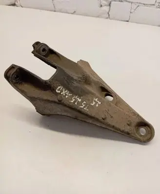 Volkswagen Transporter - Caravelle T5 Engine mounting bracket 7H0199370B