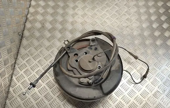 Nissan Juke I F15 Rear wheel hub
