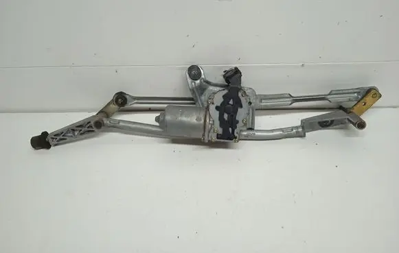 Volvo V70 Front wiper linkage 182395