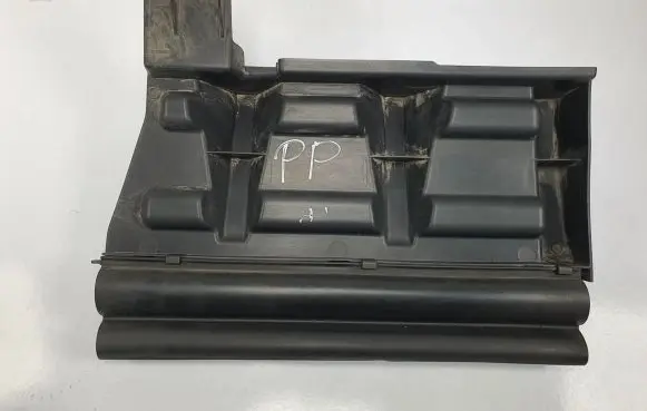 Mercedes-Benz Sprinter W906 Engine cover (trim) A9605203422