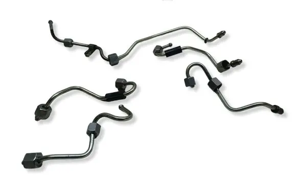 Nissan X-Trail T32 Fuel injector supply line/pipe 