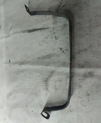 Fuel tank mounting bracket