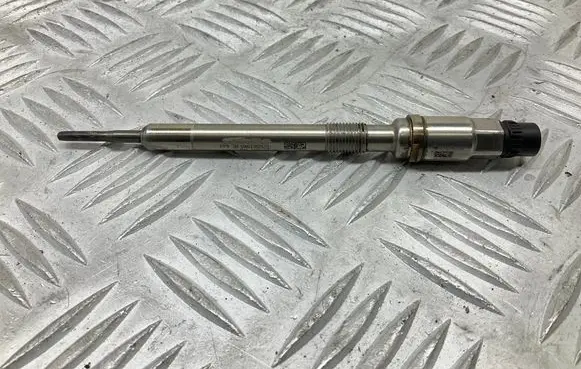 Audi Q3 8U Glow plug 04L905061C
