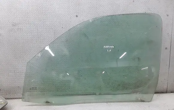 Citroen Berlingo Front door window glass four-door