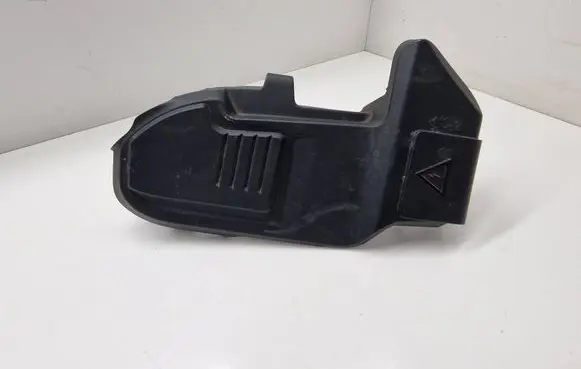 BMW X3 G01 Fuse box cover 8632554