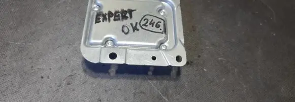 Peugeot Expert Airbag control unit/module 9817062880