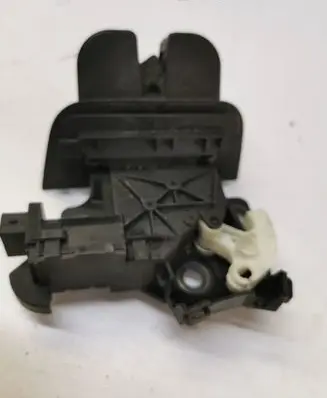 Audi A4 S4 B7 8E 8H Tailgate/trunk/boot lock/catch/latch 8E9827520A