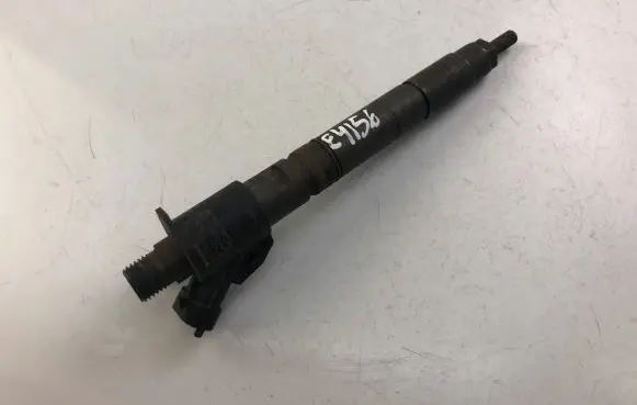 Volvo S60 Fuel injector 31272690