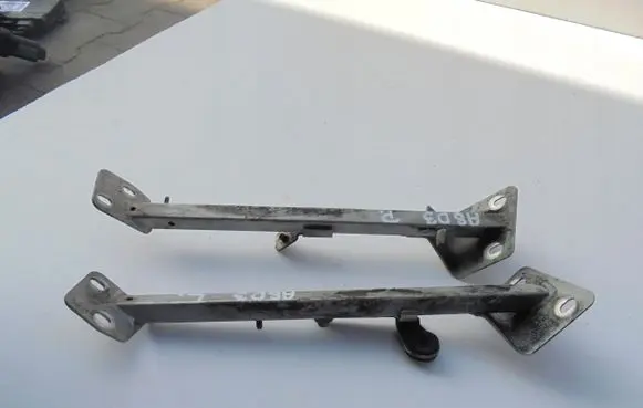 Audi A8 S8 D3 4E Fender mounting bracket