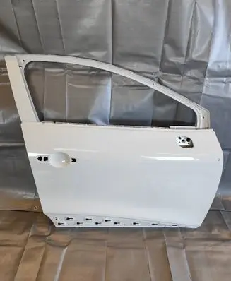 Renault Clio IV Front door 801108117R