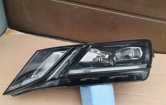 Skoda Octavia Mk3 (5E) Headlight/headlamp 5E1941015D