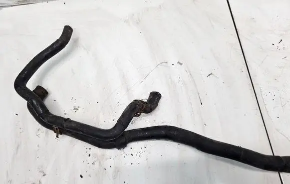 Volkswagen PASSAT B7 Engine coolant pipe/hose