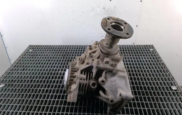 Nissan X-Trail T30 Gearbox transfer box case 