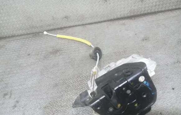 Audi A4 S4 B7 8E 8H Rear door lock