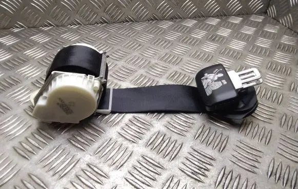 Volkswagen Touran I Third row seat belt 33058836B