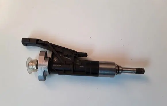 Mini Cooper Countryman F60 Fuel injector 0261500539