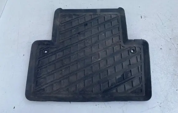 Volvo V70 Rear floor mat 30660991