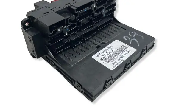 Mercedes-Benz C W203 Fuse module 2095451101 5DK00848511