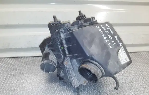 Opel Meriva B Air filter box 13340818