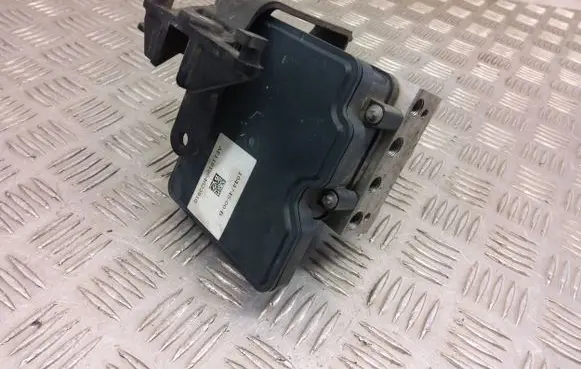 Tesla Model 3 ABS Pump 104474500b
