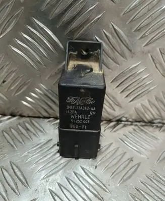 Glow plug pre-heat relay