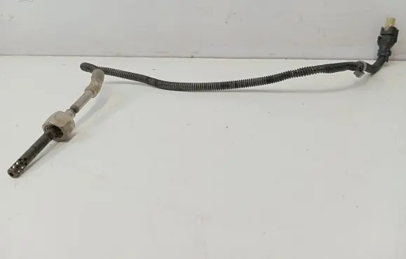Mercedes-Benz E AMG W212 Exhaust gas temperature sensor A0009054306