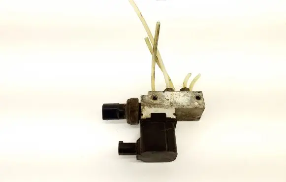 Mercedes-Benz E W211 Turbo solenoid valve A2113200158