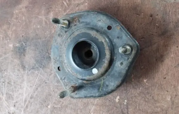 Lexus IS 200-300 Coil spring mount 4868022160
