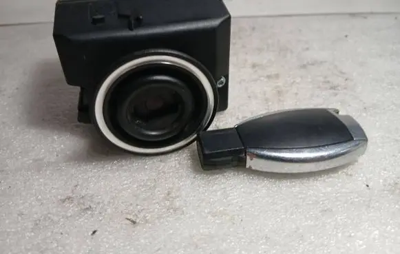 Mercedes-Benz C W203 Ignition lock 2095451308 30998007160610