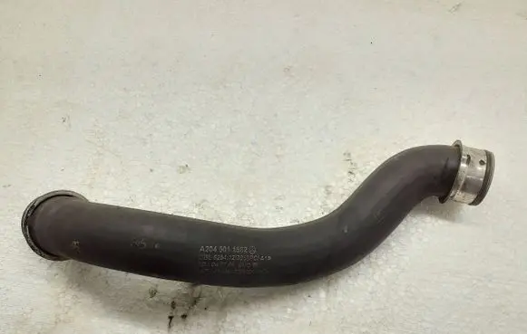 Mercedes-Benz C W204 Engine coolant pipe/hose A2045011582