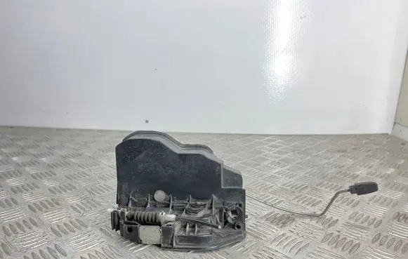 BMW X3 E83 Front door lock 7202143 A046998