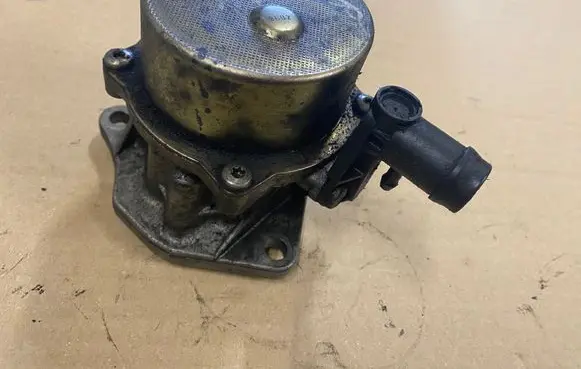 Renault Laguna II Vacuum pump 8200072985 72238908F 02T0683020