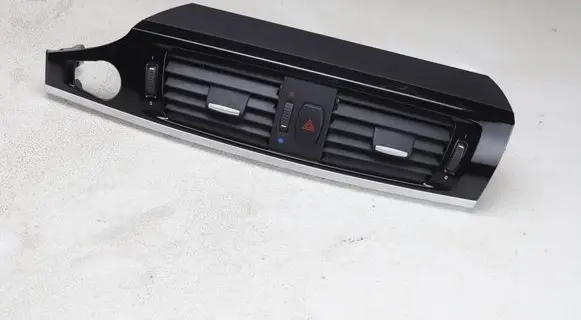 BMW X3 F25 Dash center air vent grill 9184742 9184743 9329352