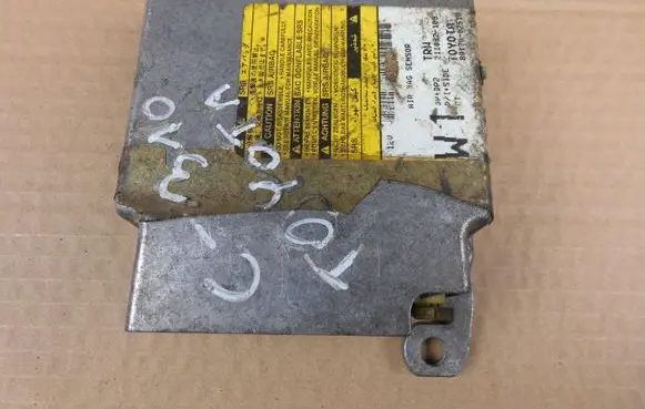 Toyota Corolla E120 E130 Airbag control unit/module 8917002510