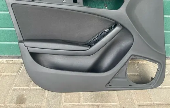 Audi A5 Sportback 8TA Front door card panel trim 8T8867105