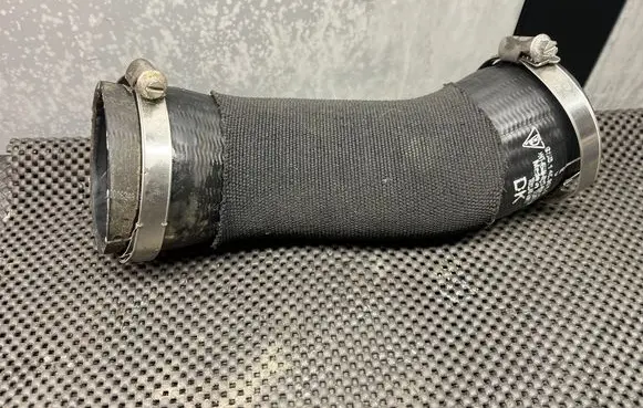 Porsche Macan (95B) Intercooler hose/pipe 95B145993G 95B145993