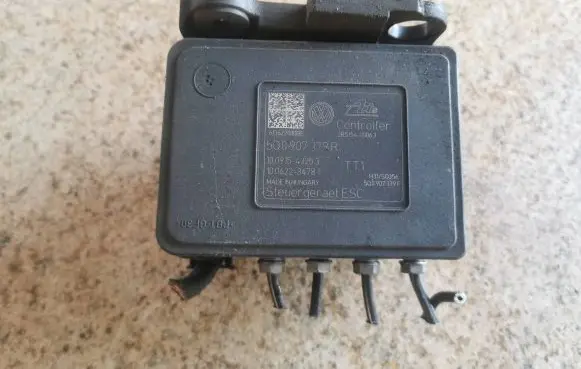 Skoda Octavia Mk3 (5E) ABS Pump 5Q0907379R