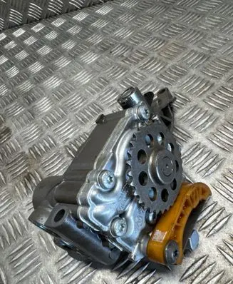 Mercedes-Benz S C217 Oil pump 1771810000