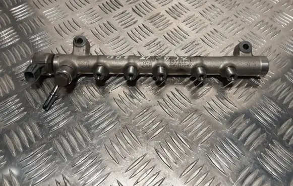 Volvo XC90 Fuel main line pipe 31303612
