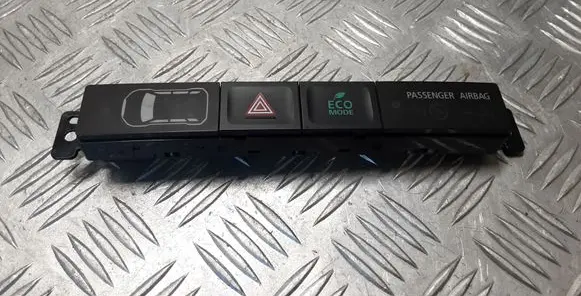 Mitsubishi Outlander Hazard light switch 8002B409 C68372