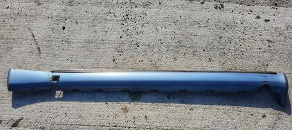 Front sill (body part)