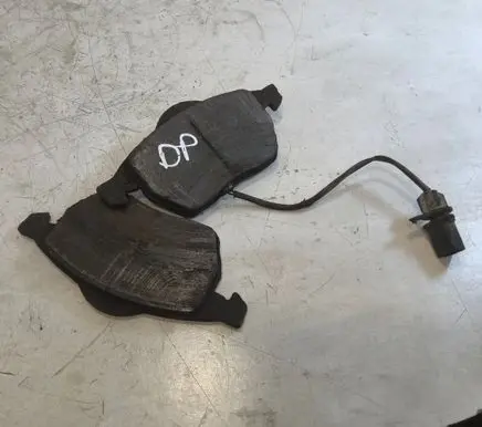 Volkswagen PASSAT B5.5 Brake pads (front) 