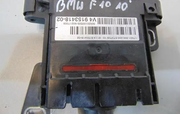 BMW 5 F10 F11 Coolant fan relay 9153418