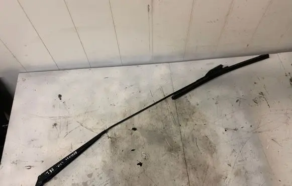 Citroen Berlingo Front wiper blade arm