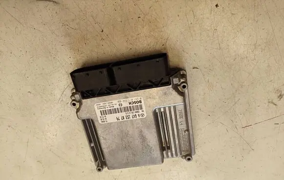 Mercedes-Benz E W211 Engine control unit/module A6471530779 1039S00570 0281011332