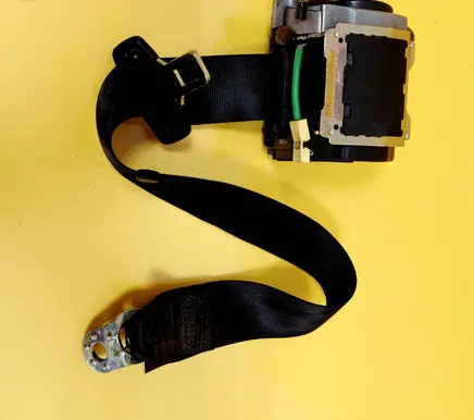 Audi A4 S4 B5 8D Rear seatbelt 8D5857805