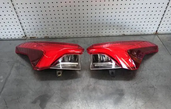 Maxus Euniq 6 Rear/tail lights set 